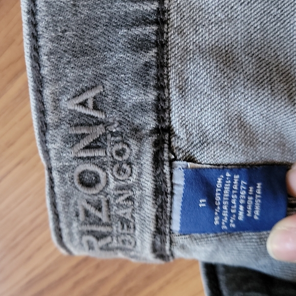 Arizona Mom Jeans - Picture 6 of 7